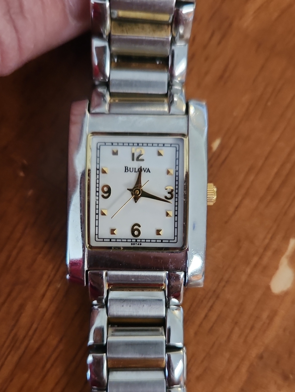 vintage two-tone Bulova 98T49 women's quartz wristwatch, Needs Battery